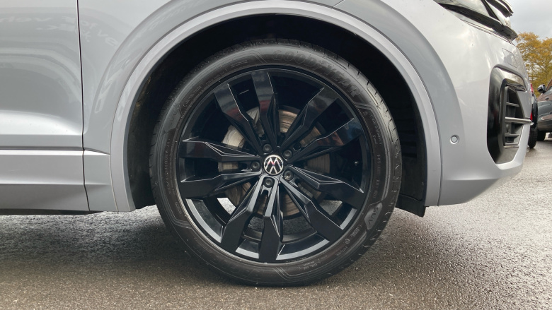 Volkswagen Touareg 3.0 V6 TDI 4Motion Black Edition 5dr Tip Auto Diesel Estate